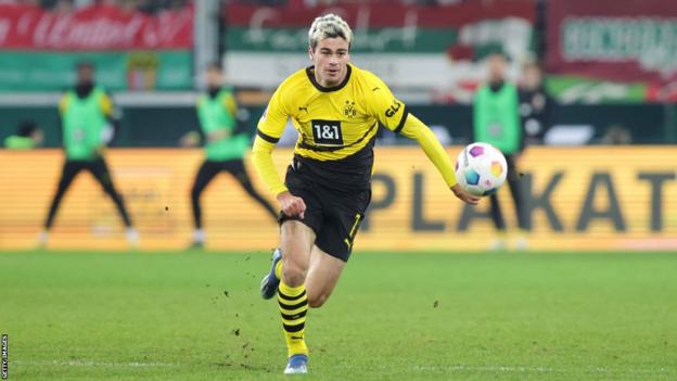 Giovanni Reyna playing for Borussia Dortmund