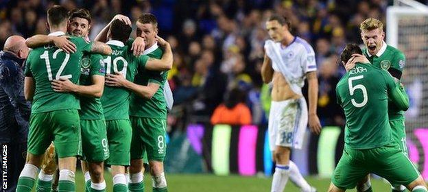 The Republic of Ireland players celebrate reaching Euro 2016