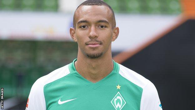 Werder Bremen's Melvyn Lorenzen