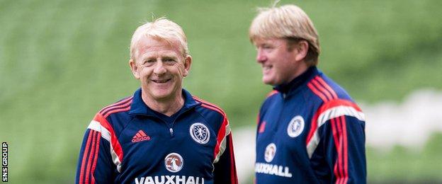 Stuart McCall with Scotland manager Gordon Strachan (left)