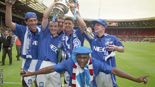 Everton celebrate winning the FA Cup in 1995