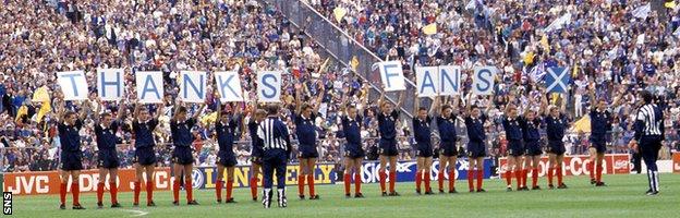 Scotland's players thank the fans