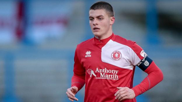 Harry Lee: Braintree Town sign Welling United midfielder ... - 624 x 351 jpeg 21kB