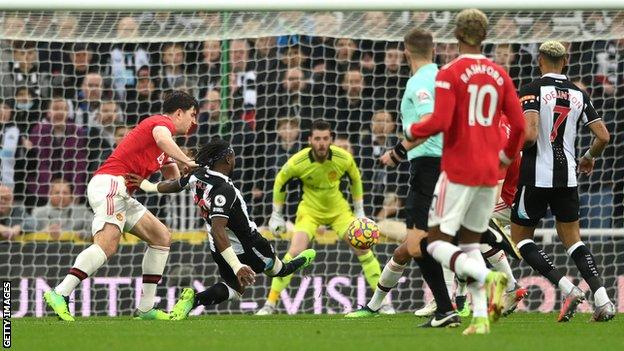 Allan Saint-Maximin scores for Newcastle