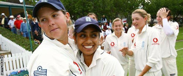 England's Nicky Shaw and Isa Guha celebrate after winning the Women's Ashes in 2008