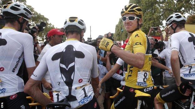 Geraint Thomas (in yellow) with Team Sky team-mates