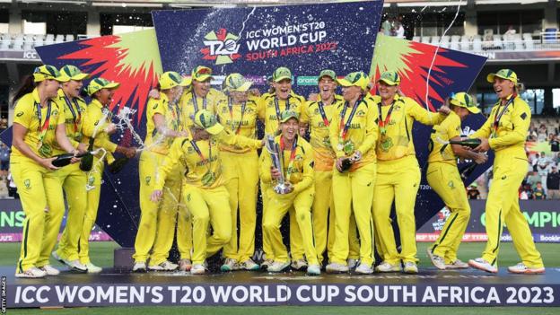 Australia celebrate winning the 2023 Women's T20 World Cup