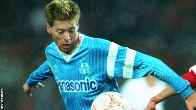Chris Waddle controlling the ball playing for Marseille