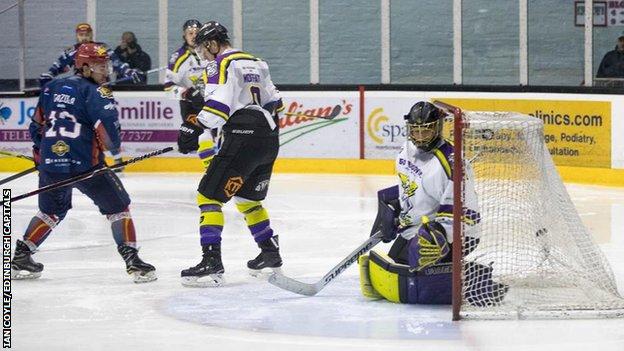 Edinburgh Capitals stopped a 15-match losing run at home to Manchester Storm