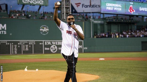 David Ortiz throws out first pitch at Fenway