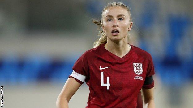 england-women-s-manager-sarina-wiegman-to-wait-on-choosing-permanent