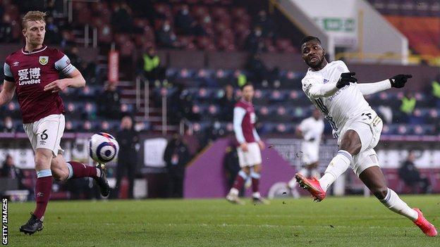 Kelechi Iheanacho scores for Leicester at Burnley