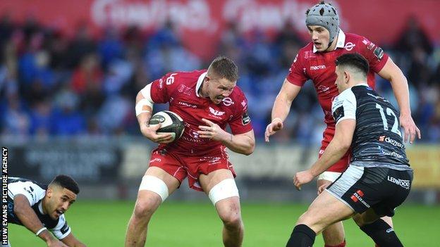 Scarlets' James Davies (left) with brother Jonathan in support against Ospreys on 22 December, 2018