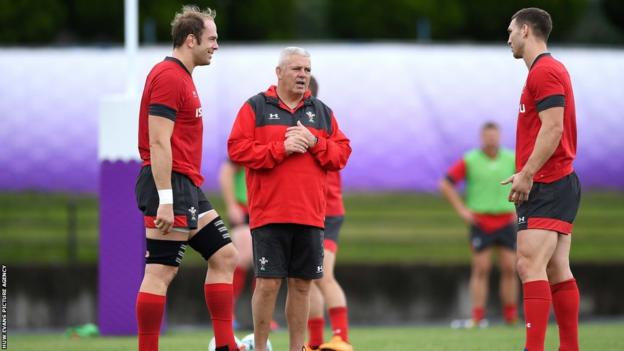 Warren Gatland (centre), Alun Wyn Jones and George North