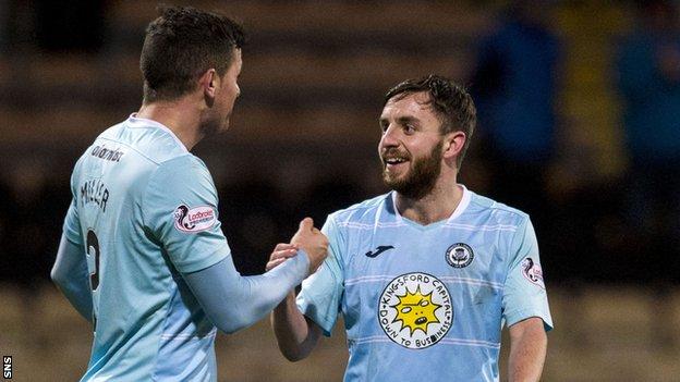 Steven Lawless (right) celebrates with Partick Thistle