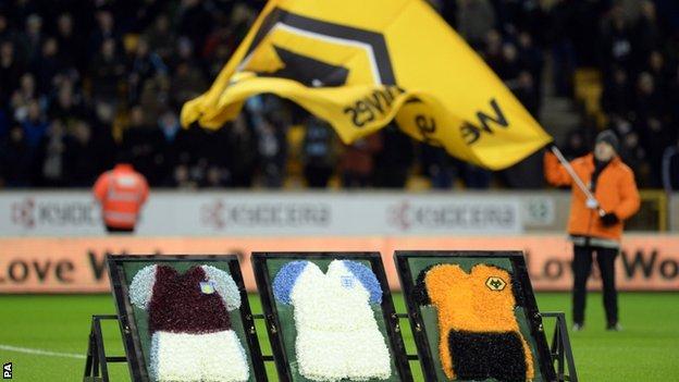 Tributes were paid at Wolves against Aston Villa