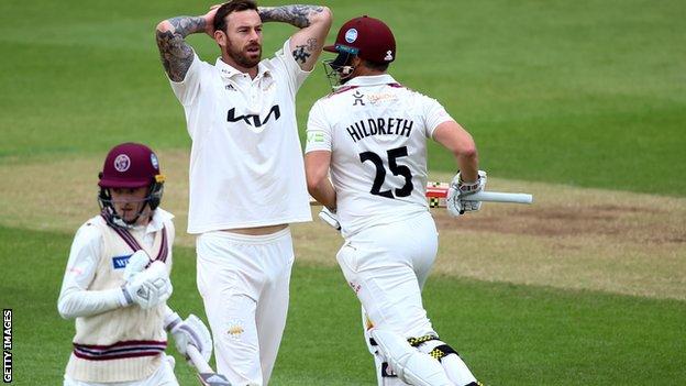 Lewis Goldsworthy and James Hildreth pile on runs for Somerset against Surrey