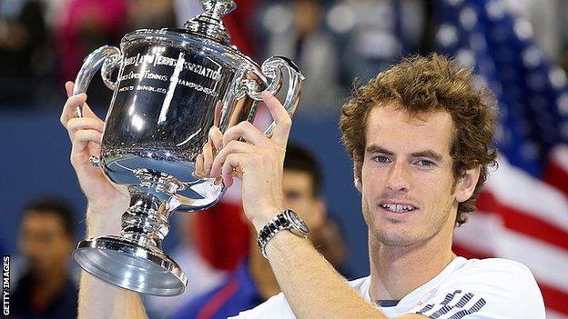 Andy Murray lifts the US Open trophy in 2012