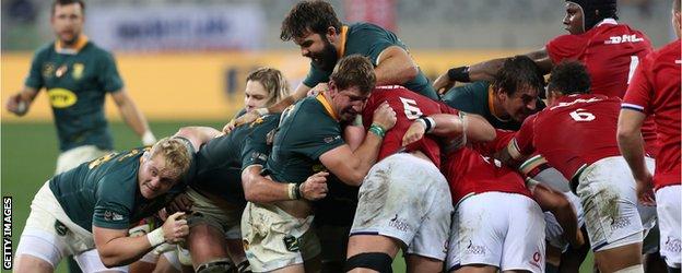 South Africa and the Lions in a maul