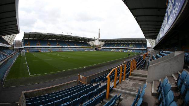 Rebecca Sawiuk: Millwall Lioness manager leaves WSL 2 club - BBC Sport