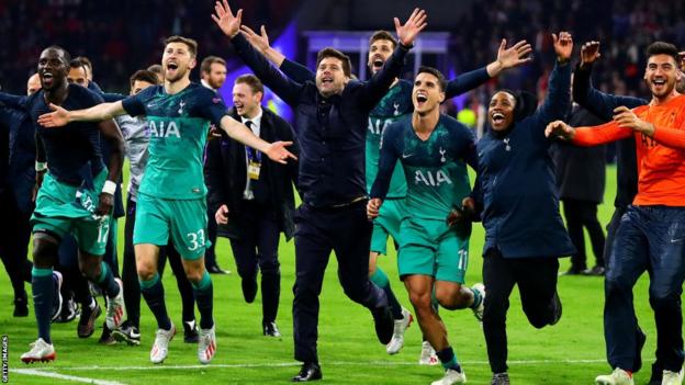 Mauricio Pochettino célèbre la victoire de Tottenham sur l'Ajax en demi-finale de la Ligue des champions