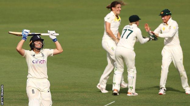 Heather Knight dismissed against Australia in Women's Ashes Test