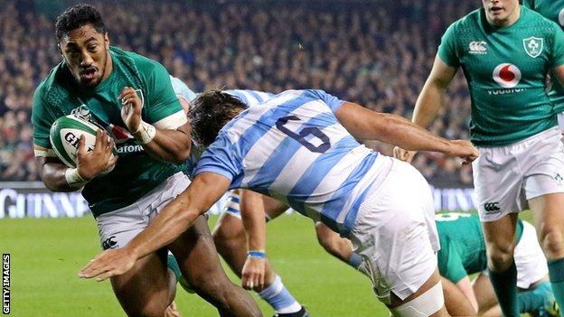 Bundee Aki prepares to dive over for Ireland's second try
