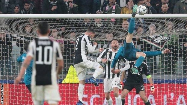 Em votação popular, gol de bicicleta de Ronaldo é eleito o mais bonito pela  Uefa