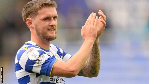 John Swift: West Brom sign Reading midfielder on free transfer - BBC Sport