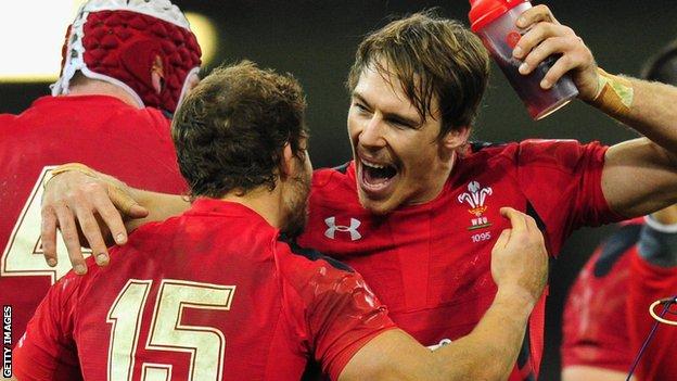 Liam Williams (R) will bring a different style to the 15 shirt for Wales after Leigh Halfpenny's injury