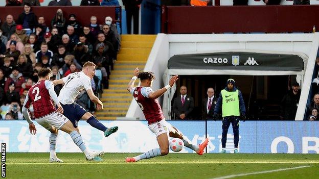 El gol de Dejan Kulusevski fue el tercero en 11 partidos de la Premier League con el Tottenham desde que llegó cedido por la Juventus en enero.