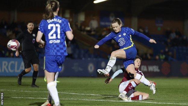 Erin Cuthbert scores for Chelsea against West Ham