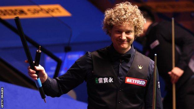 World Snooker Championship 2012: Who will rule the Crucible? - BBC Sport