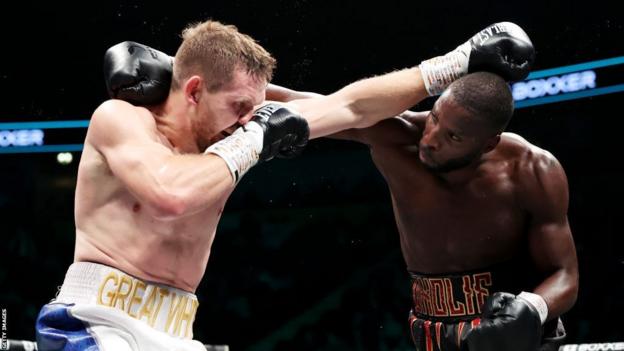 Lawrence Okolie and David Light both miss with punches