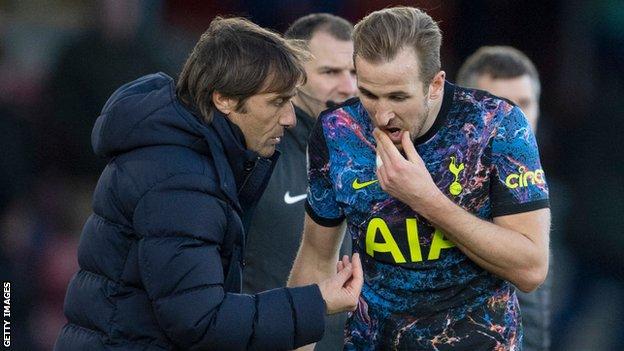 Antonio Conte and Harry Kane