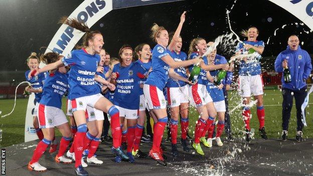 Linfield ตั้งเป้าที่จะคว้าตำแหน่งแชมป์พรีเมียร์ชิพหญิงสมัยที่ห้าติดต่อกัน
