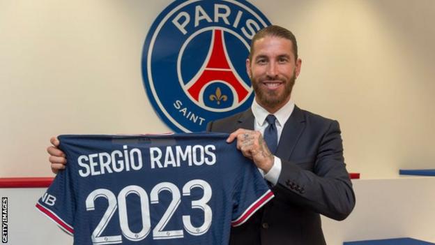 Sergio Ramos with PSG shirt