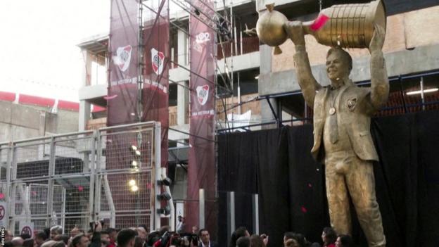 Marcelo Gallardo: Statue of River Plate legend sparks mockery over exaggerated bulge - bbc.co.uk