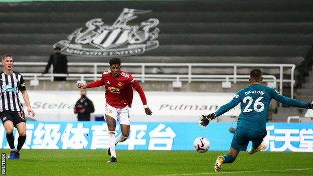 Marcus Rashford scores for Manchester United