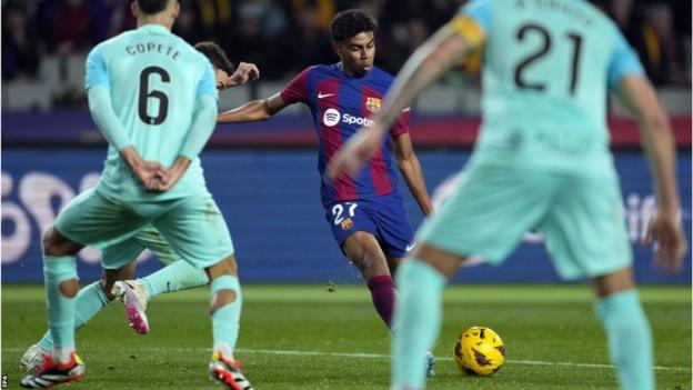 Lamine Yamal scores the only goal for Barcelona against Mallorca