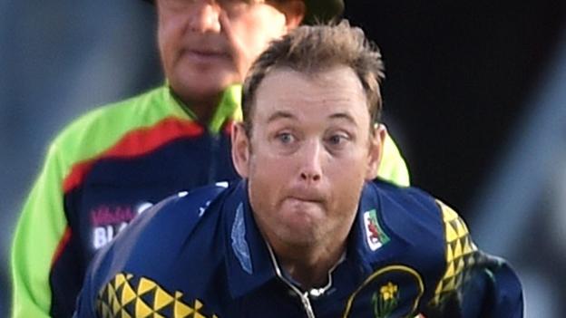 Glamorgan Cricket: County 'in great position' in T20 run-in - BBC Sport