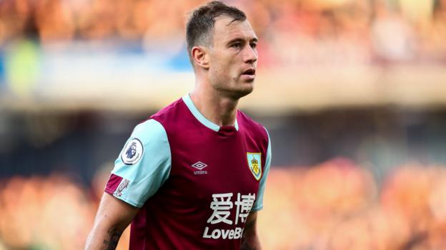 Ashley Barnes: Burnley forward signs new contract to 2022