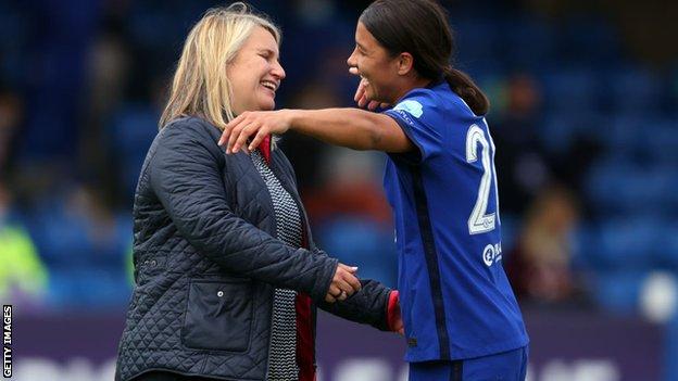 Emma Hayes y Sam Kerr