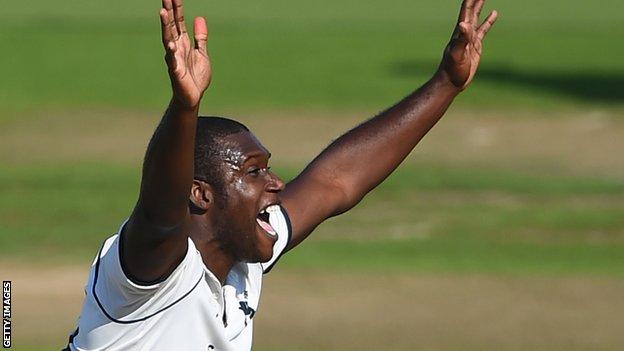 Keith Barker Hampshire sign Warwickshire fast bowler on two year