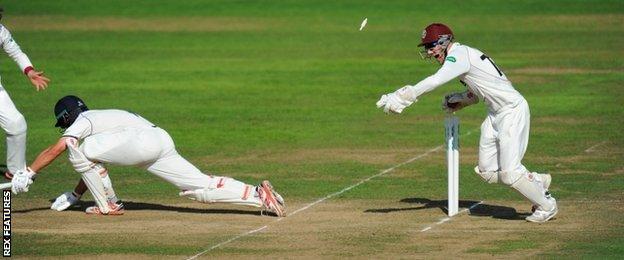 The stumping of Warwickshire's former England batsman Jonathan Trott by Somerset wicketkeeper Ryan Davies off Jack Leach looked like it might prove the beginning of the end for the Bears