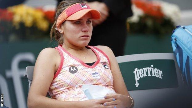 Sofia Kenin looks dejected after losing the French Open final