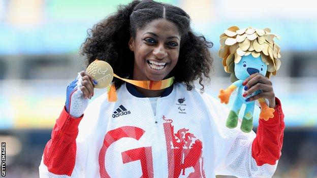 Kadeena Cox with her Paralympic gold