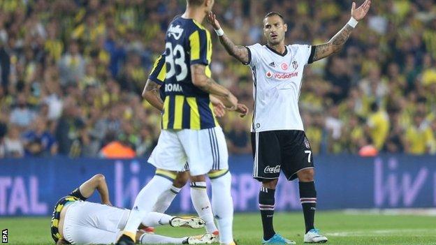 Em clássico emocionante de duas viradas, Fenerbahce e Besiktas empatam com  gol no fim - ESPN