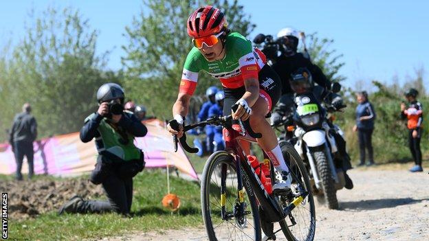 Elisa Longo Borghini racing Paris-Roubaix 2022