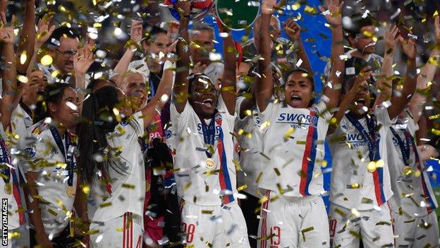 Lyon lift the trophy